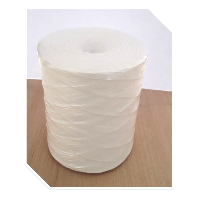 Ficelle polyester blanche rols 800gr 4 fils dévidage intérieur (2080M)